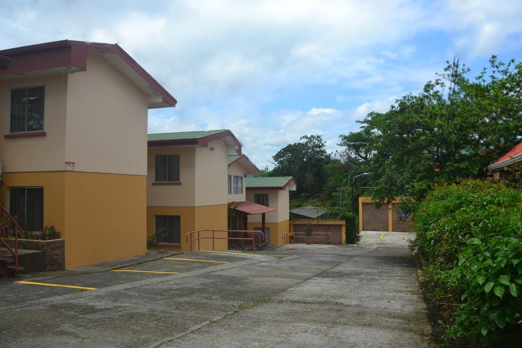 Hotel La Villa Quesada  Luaran gambar