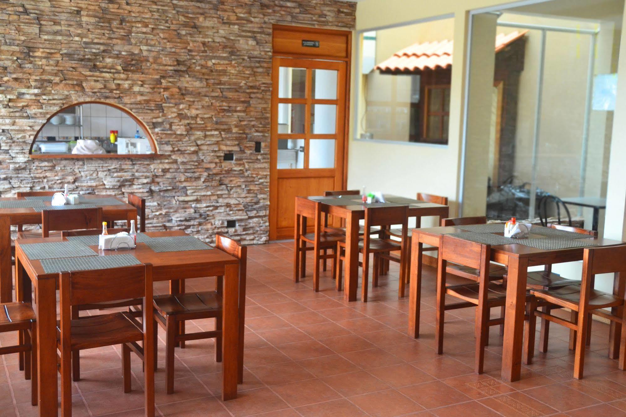 Hotel La Villa Quesada  Luaran gambar