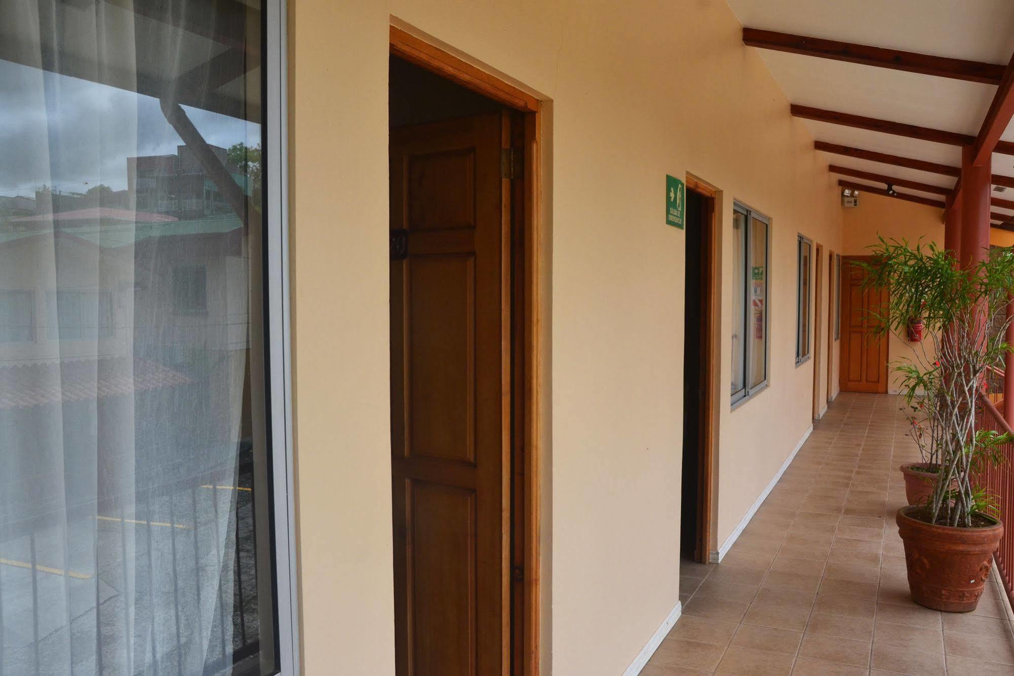 Hotel La Villa Quesada  Luaran gambar